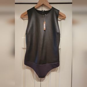 FAUX LEATHER CREW NECK SLEEVELESS BODYSUIT